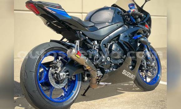 Oofamaa Aermacchi Ala Verde Black Doqdoqqee iti Bungoma keessatti West Kenya keessatti Oofamaa Aermacchi Ala Verde Black Doqdoqqee iti Bungoma keessatti West Kenya keessatti