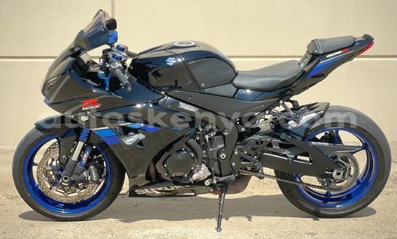 Oofamaa Aermacchi Ala Verde Black Doqdoqqee iti Bungoma keessatti West Kenya keessatti Oofamaa Aermacchi Ala Verde Black Doqdoqqee iti Bungoma keessatti West Kenya keessatti