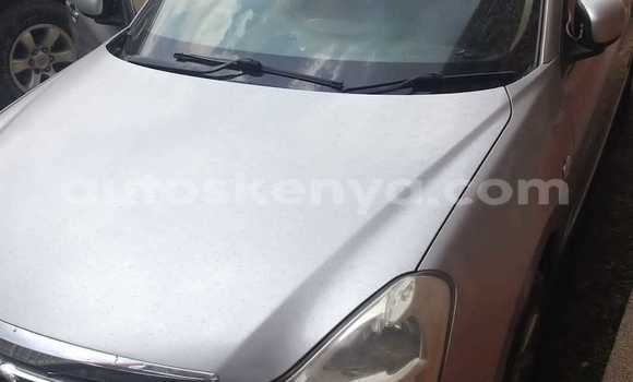 Nunua Ilio tumika Nissan Bluebird Sylphy Fedha Gari ndani ya Nairobi nchini Nairobi