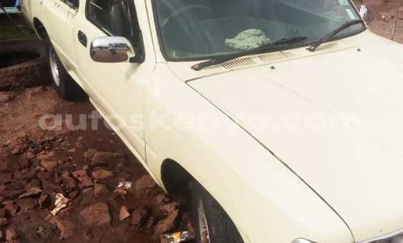 Oofamaa Toyota Hillux Beige Netiree iti Nairobi keessatti Nairobi keessatti Oofamaa Toyota Hillux Beige Netiree iti Nairobi keessatti Nairobi keessatti