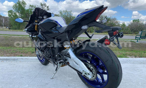Buy Used Yamaha YZF Black Bike in Garissa in Northeast Kenya Buy Used Yamaha YZF Black Bike in Garissa in Northeast Kenya