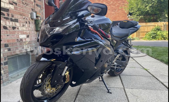 Nunua Ilio tumika Suzuki GSX–R Nyeusi Bike ndani ya Wundanyi nchini Pwani Nunua Ilio tumika Suzuki GSX–R Nyeusi Bike ndani ya Wundanyi nchini Pwani