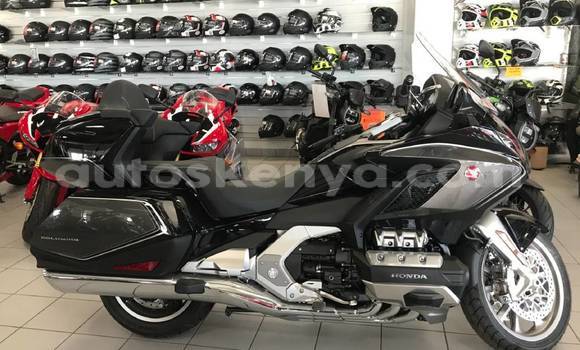 Nunua Ilio tumika Honda Crossrunner Nyeusi Bike ndani ya Webuye nchini Magharibi