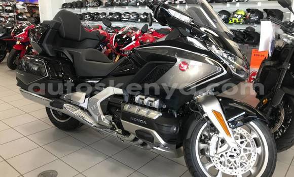 Nunua Ilio tumika Honda Crossrunner Nyeusi Bike ndani ya Webuye nchini Magharibi Nunua Ilio tumika Honda Crossrunner Nyeusi Bike ndani ya Webuye nchini Magharibi