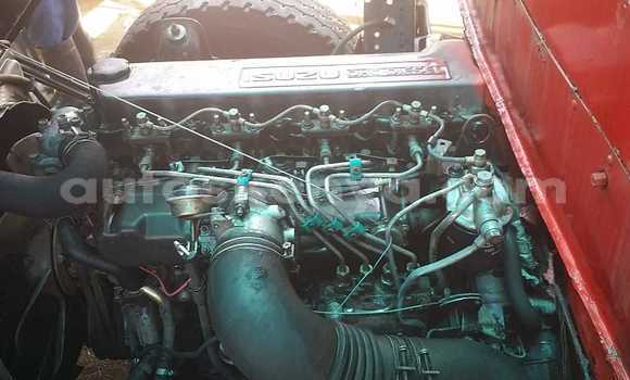 Oofamaa Isuzu N–serie Red Netiree iti Nairobi keessatti Nairobi keessatti Oofamaa Isuzu N–serie Red Netiree iti Nairobi keessatti Nairobi keessatti