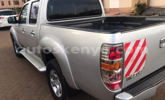 Oofamaa Mazda BT-50 Silver Makiinaa iti Nairobi keessatti Nairobi keessatti