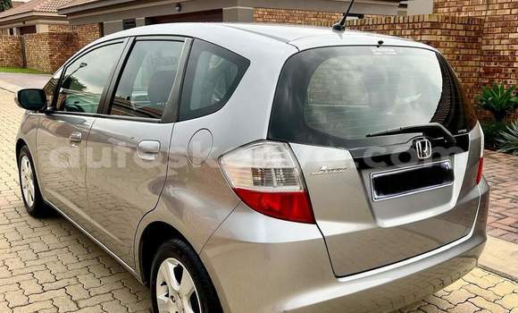 Oofamaa Honda Jazz Silver Makiinaa iti Nairobi keessatti Nairobi keessatti Oofamaa Honda Jazz Silver Makiinaa iti Nairobi keessatti Nairobi keessatti