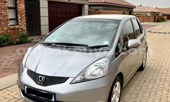 Oofamaa Honda Jazz Silver Makiinaa iti Nairobi keessatti Nairobi keessatti Oofamaa Honda Jazz Silver Makiinaa iti Nairobi keessatti Nairobi keessatti