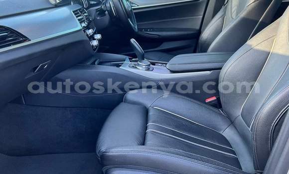Oofamaa BMW 5–Series White Makiinaa iti Busia keessatti West Kenya keessatti Oofamaa BMW 5–Series White Makiinaa iti Busia keessatti West Kenya keessatti