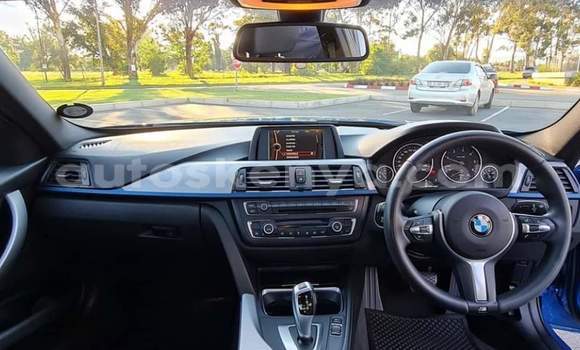 Nunua Ilio tumika BMW 3–Series Bluu Gari ndani ya Bute nchini Kaskazini Mashariki mwa Kenya Nunua Ilio tumika BMW 3–Series Bluu Gari ndani ya Bute nchini Kaskazini Mashariki mwa Kenya