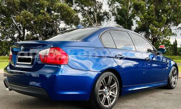 Nunua Ilio tumika BMW 3–Series Bluu Gari ndani ya Changamwe nchini Pwani Nunua Ilio tumika BMW 3–Series Bluu Gari ndani ya Changamwe nchini Pwani