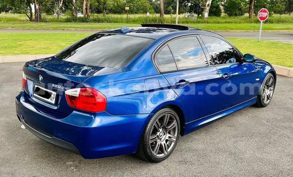 Nunua Ilio tumika BMW 3–Series Bluu Gari ndani ya Changamwe nchini Pwani Nunua Ilio tumika BMW 3–Series Bluu Gari ndani ya Changamwe nchini Pwani