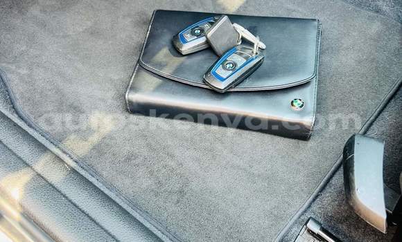 Nunua Ilio tumika BMW 1M Nyeupe Gari ndani ya Chuka nchini Mashariki ya Kenya Nunua Ilio tumika BMW 1M Nyeupe Gari ndani ya Chuka nchini Mashariki ya Kenya