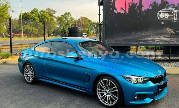 Oofamaa BMW 4-Series Blue Makiinaa iti Changamwe keessatti Coast keessatti Oofamaa BMW 4-Series Blue Makiinaa iti Changamwe keessatti Coast keessatti