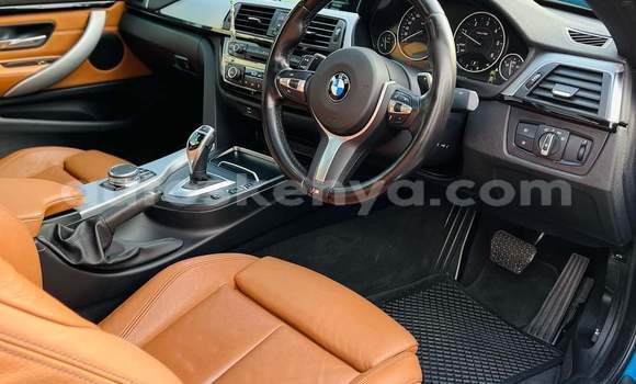 Oofamaa BMW 4-Series Blue Makiinaa iti Changamwe keessatti Coast keessatti Oofamaa BMW 4-Series Blue Makiinaa iti Changamwe keessatti Coast keessatti