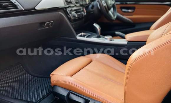 Oofamaa BMW 4-Series Blue Makiinaa iti Changamwe keessatti Coast keessatti Oofamaa BMW 4-Series Blue Makiinaa iti Changamwe keessatti Coast keessatti