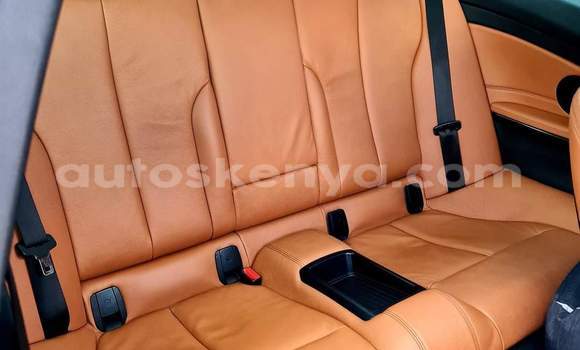 Oofamaa BMW 4-Series Blue Makiinaa iti Changamwe keessatti Coast keessatti Oofamaa BMW 4-Series Blue Makiinaa iti Changamwe keessatti Coast keessatti