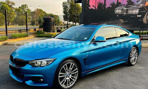 Oofamaa BMW 4-Series Blue Makiinaa iti Changamwe keessatti Coast keessatti Oofamaa BMW 4-Series Blue Makiinaa iti Changamwe keessatti Coast keessatti