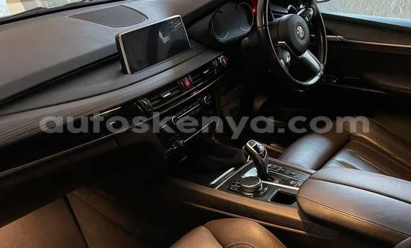 Nunua Ilio tumika BMW X5 M Nyeupe Gari ndani ya Gazi nchini Pwani Nunua Ilio tumika BMW X5 M Nyeupe Gari ndani ya Gazi nchini Pwani