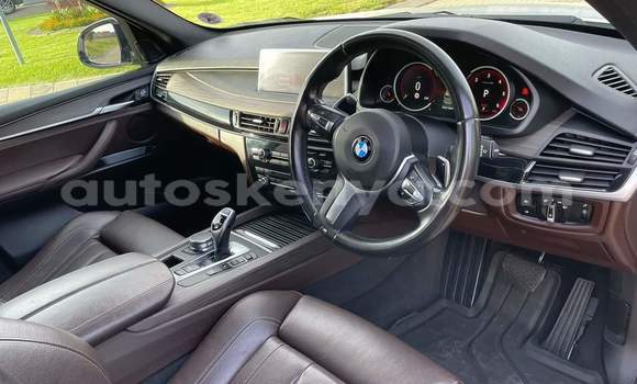 Nunua Ilio tumika BMW X5 M Nyeupe Gari ndani ya Gazi nchini Pwani Nunua Ilio tumika BMW X5 M Nyeupe Gari ndani ya Gazi nchini Pwani