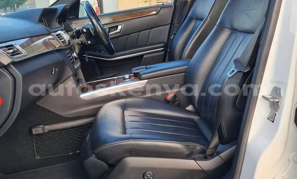 Nunua Ilio tumika Mercedes‒Benz E–Class Nyeupe Gari ndani ya Nairobi nchini Nairobi Nunua Ilio tumika Mercedes‒Benz E–Class Nyeupe Gari ndani ya Nairobi nchini Nairobi