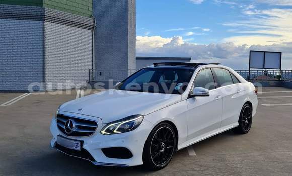 Nunua Ilio tumika Mercedes‒Benz E–Class Nyeupe Gari ndani ya Nairobi nchini Nairobi Nunua Ilio tumika Mercedes‒Benz E–Class Nyeupe Gari ndani ya Nairobi nchini Nairobi