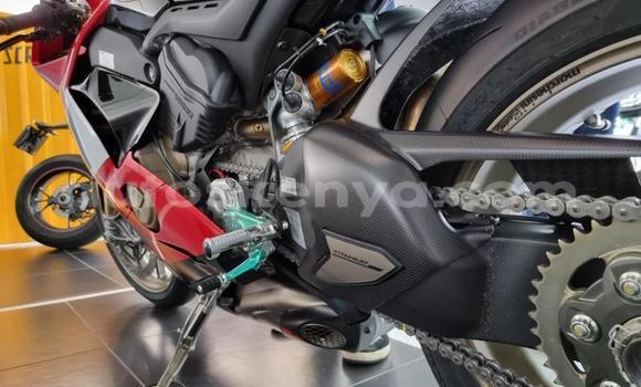 Nunua Mpya Ducati Panigale Nyekundu Bike ndani ya Kandara nchini Nairobi Nunua Mpya Ducati Panigale Nyekundu Bike ndani ya Kandara nchini Nairobi