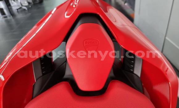 Nunua Mpya Ducati Panigale Nyekundu Bike ndani ya Kandara nchini Nairobi Nunua Mpya Ducati Panigale Nyekundu Bike ndani ya Kandara nchini Nairobi