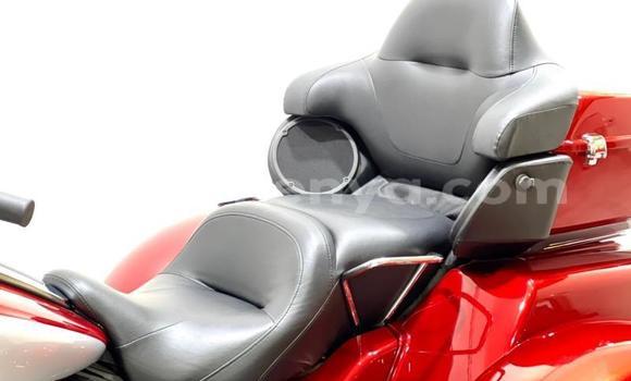 Nunua Ilio tumika Harley Davidson Sport Glide Nyekundu Bike ndani ya Kandara nchini Nairobi Nunua Ilio tumika Harley Davidson Sport Glide Nyekundu Bike ndani ya Kandara nchini Nairobi