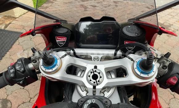 Nunua Ilio tumika Ducati Panigale Nyekundu Bike ndani ya Nairobi nchini Nairobi Nunua Ilio tumika Ducati Panigale Nyekundu Bike ndani ya Nairobi nchini Nairobi