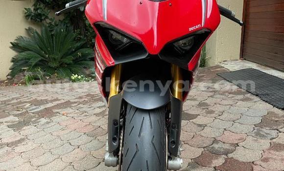 Nunua Ilio tumika Ducati Panigale Nyekundu Bike ndani ya Nairobi nchini Nairobi Nunua Ilio tumika Ducati Panigale Nyekundu Bike ndani ya Nairobi nchini Nairobi