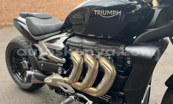 Nunua Ilio tumika Triumph Rocket III Nyeusi Bike ndani ya Nairobi nchini Nairobi Nunua Ilio tumika Triumph Rocket III Nyeusi Bike ndani ya Nairobi nchini Nairobi