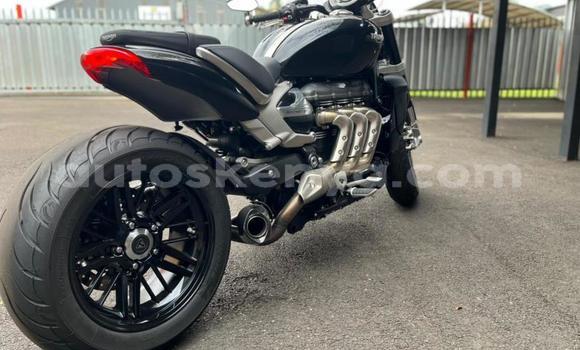 Nunua Ilio tumika Triumph Rocket III Nyeusi Bike ndani ya Nairobi nchini Nairobi Nunua Ilio tumika Triumph Rocket III Nyeusi Bike ndani ya Nairobi nchini Nairobi