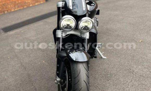 Nunua Ilio tumika Triumph Rocket III Nyeusi Bike ndani ya Nairobi nchini Nairobi Nunua Ilio tumika Triumph Rocket III Nyeusi Bike ndani ya Nairobi nchini Nairobi
