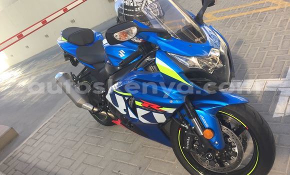 Oofamaa Suzuki GSX–R Blue Doqdoqqee iti Busia keessatti West Kenya keessatti