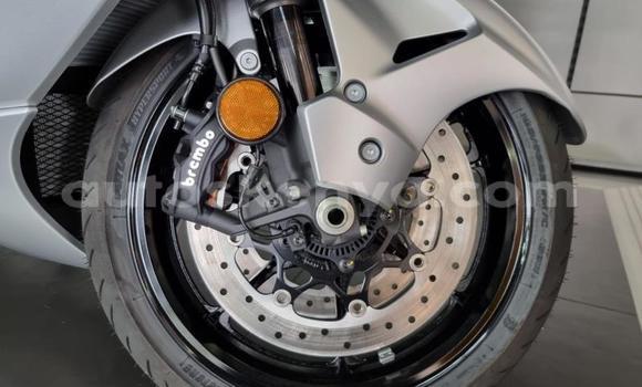 Nunua Ilio tumika Suzuki HAYABUSA Fedha Bike ndani ya Nairobi nchini Nairobi Nunua Ilio tumika Suzuki HAYABUSA Fedha Bike ndani ya Nairobi nchini Nairobi