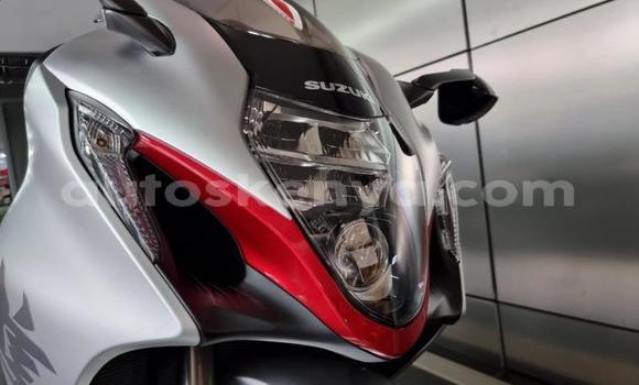 Nunua Ilio tumika Suzuki HAYABUSA Fedha Bike ndani ya Nairobi nchini Nairobi Nunua Ilio tumika Suzuki HAYABUSA Fedha Bike ndani ya Nairobi nchini Nairobi