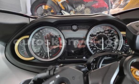 Nunua Ilio tumika Suzuki HAYABUSA Fedha Bike ndani ya Nairobi nchini Nairobi Nunua Ilio tumika Suzuki HAYABUSA Fedha Bike ndani ya Nairobi nchini Nairobi