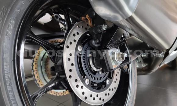 Nunua Ilio tumika Suzuki HAYABUSA Fedha Bike ndani ya Nairobi nchini Nairobi Nunua Ilio tumika Suzuki HAYABUSA Fedha Bike ndani ya Nairobi nchini Nairobi