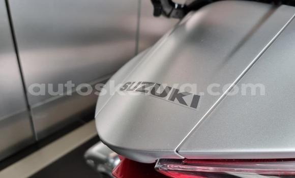 Nunua Ilio tumika Suzuki HAYABUSA Fedha Bike ndani ya Nairobi nchini Nairobi Nunua Ilio tumika Suzuki HAYABUSA Fedha Bike ndani ya Nairobi nchini Nairobi