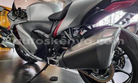 Nunua Ilio tumika Suzuki HAYABUSA Fedha Bike ndani ya Nairobi nchini Nairobi Nunua Ilio tumika Suzuki HAYABUSA Fedha Bike ndani ya Nairobi nchini Nairobi
