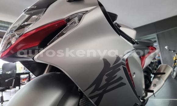 Nunua Ilio tumika Suzuki HAYABUSA Fedha Bike ndani ya Nairobi nchini Nairobi Nunua Ilio tumika Suzuki HAYABUSA Fedha Bike ndani ya Nairobi nchini Nairobi