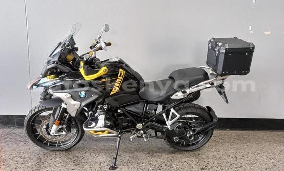 Nunua Ilio tumika BMW R 1200 Nyeusi Bike ndani ya Nyamira nchini Nyanza Nunua Ilio tumika BMW R 1200 Nyeusi Bike ndani ya Nyamira nchini Nyanza