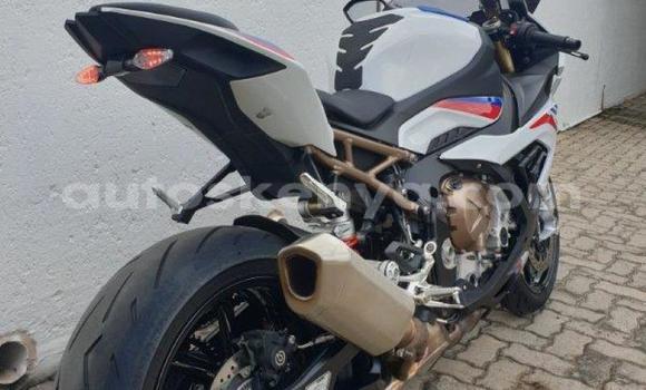 Nunua Ilio tumika BMW S 1000 Nyingine Bike ndani ya Bungoma nchini West Kenya Nunua Ilio tumika BMW S 1000 Nyingine Bike ndani ya Bungoma nchini West Kenya