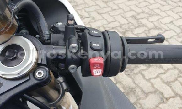 Nunua Ilio tumika BMW S 1000 Nyingine Bike ndani ya Bungoma nchini West Kenya Nunua Ilio tumika BMW S 1000 Nyingine Bike ndani ya Bungoma nchini West Kenya