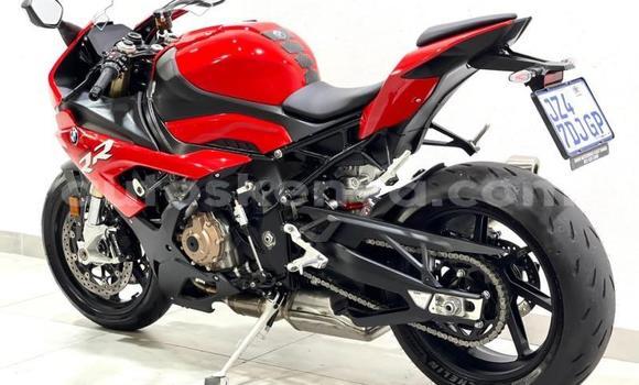 Nunua Ilio tumika BMW S 1000 Nyekundu Bike ndani ya Mombasa nchini Kenya ya Pwani Nunua Ilio tumika BMW S 1000 Nyekundu Bike ndani ya Mombasa nchini Kenya ya Pwani