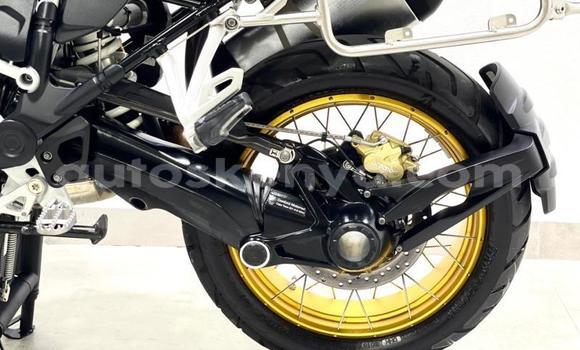 Oofamaa BMW R1200GS Adventure Other Doqdoqqee iti Changamwe keessatti Coast keessatti Oofamaa BMW R1200GS Adventure Other Doqdoqqee iti Changamwe keessatti Coast keessatti