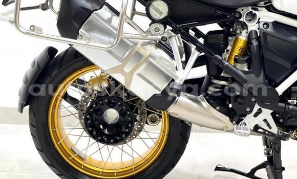 Oofamaa BMW R1200GS Adventure Other Doqdoqqee iti Changamwe keessatti Coast keessatti Oofamaa BMW R1200GS Adventure Other Doqdoqqee iti Changamwe keessatti Coast keessatti