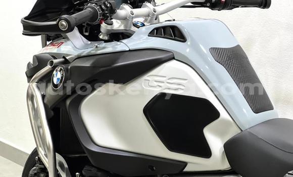 Nunua Ilio tumika BMW R1200GS Adventure Nyeusi Bike ndani ya Nairobi nchini Nairobi Nunua Ilio tumika BMW R1200GS Adventure Nyeusi Bike ndani ya Nairobi nchini Nairobi