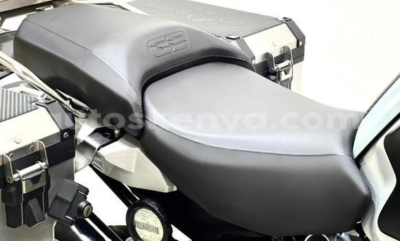 Nunua Ilio tumika BMW R1200GS Adventure Nyeusi Bike ndani ya Nairobi nchini Nairobi Nunua Ilio tumika BMW R1200GS Adventure Nyeusi Bike ndani ya Nairobi nchini Nairobi